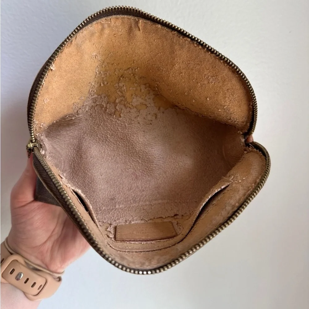 Louis Vuitton Cosmetic Pouch - Picture 8 of 9